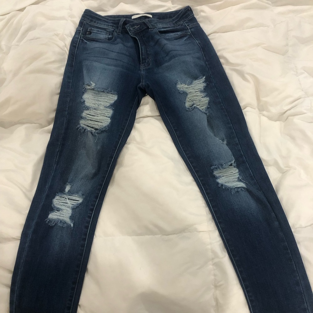 There is also a tag that says 11. That is the size the fit more like.